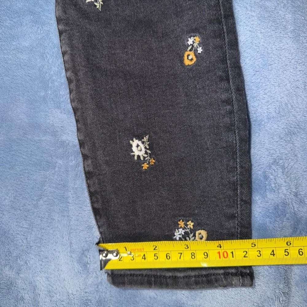 Abercrombie Fitch Black jeans with small yellow and white embroidered flowers - Picture 3 of 6